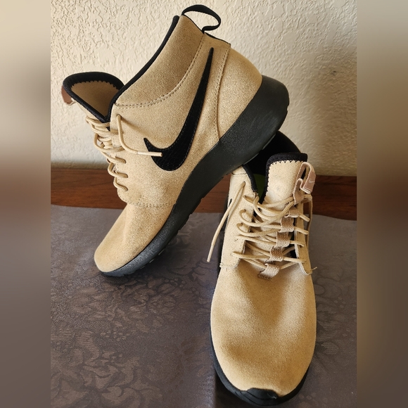 NikeID Roshe Run Youth Size 6.5 - Picture 3 of 10